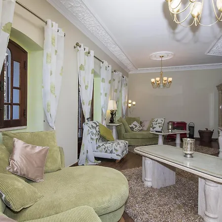 Villa Arrochela